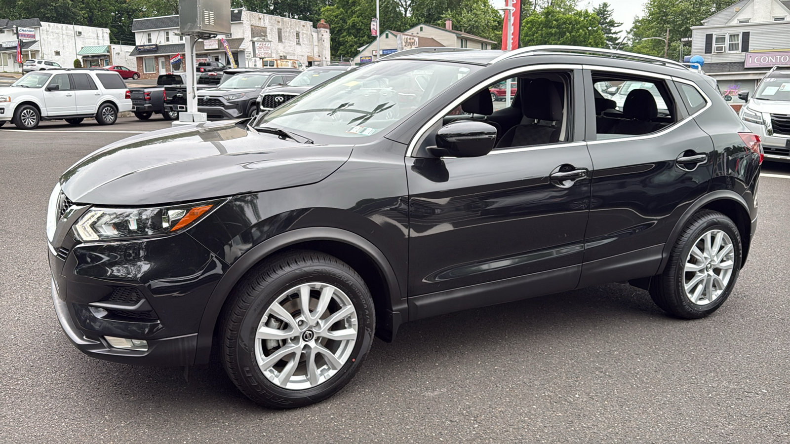 Certified 2021 Nissan Rogue Sport SV AWD/4WD image 3