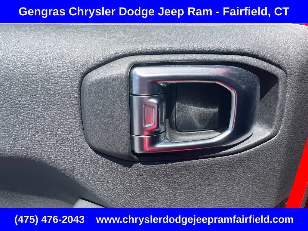 Certified 2025 Jeep Wrangler Unlimited Sahara AWD/4WD image 35