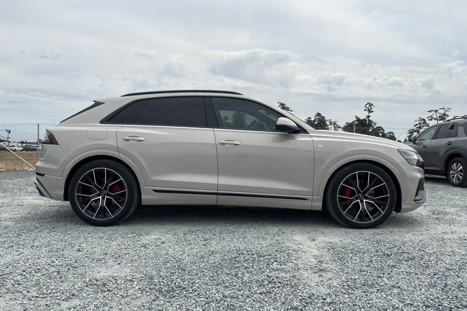 Used 2023 Audi Q8 Prestige w/ Prestige Package AWD/4WD image 9