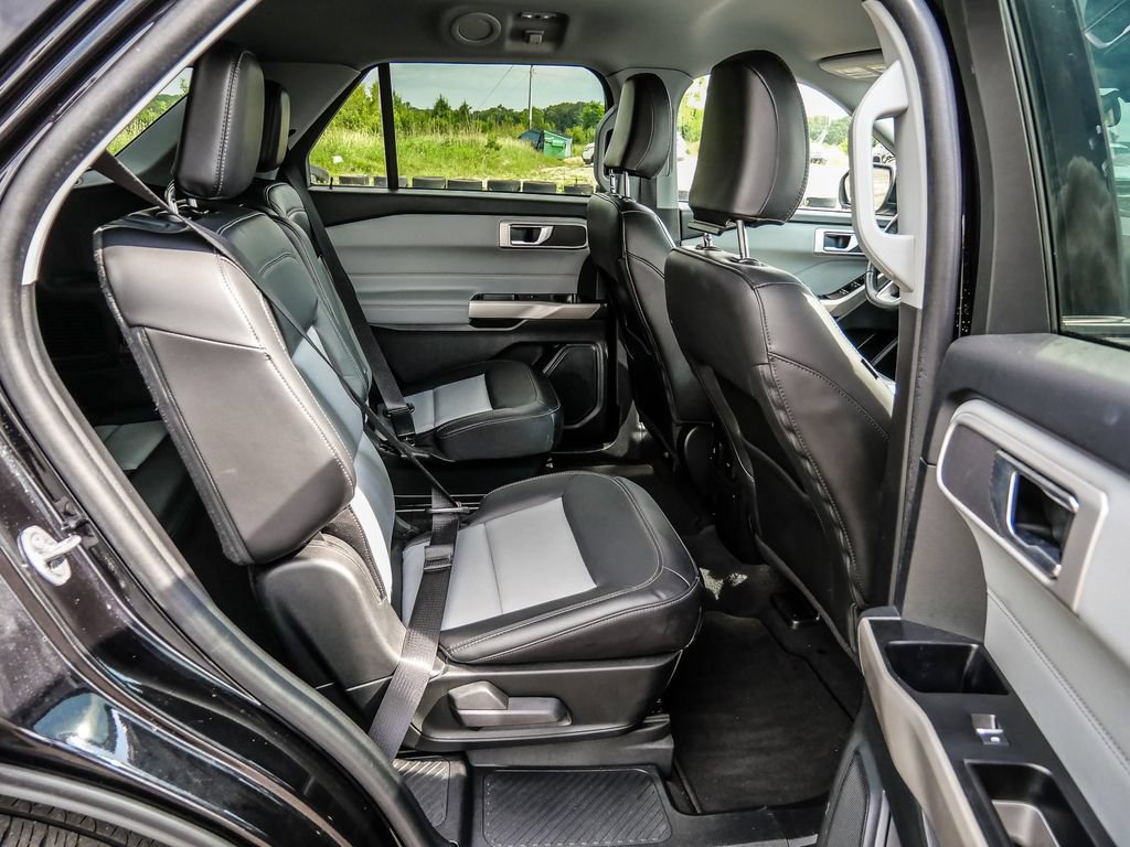 Used 2022 Ford Explorer XLT w/ Equipment Group 202A RWD image 22