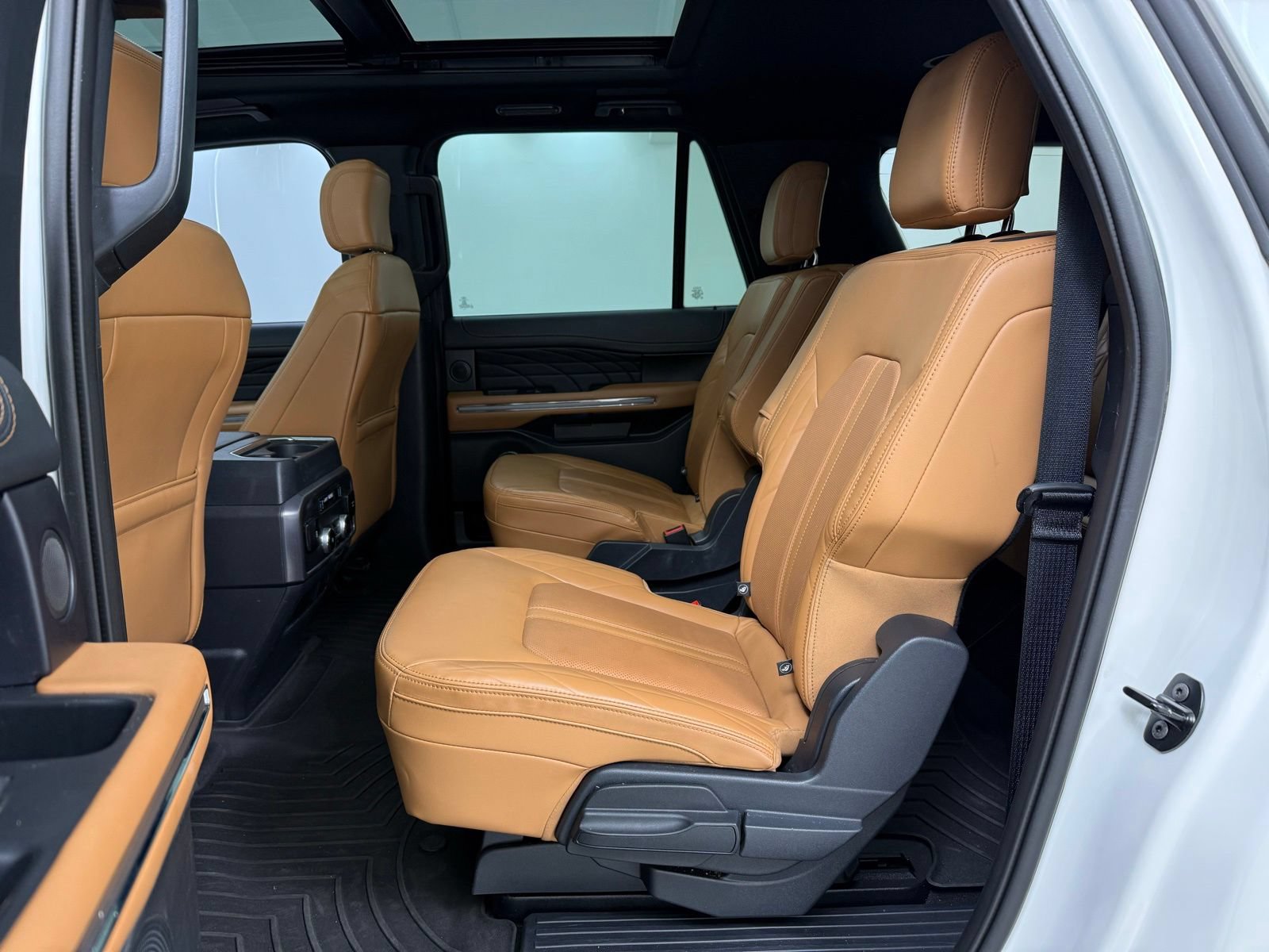 Used 2024 Ford Expedition Max Platinum AWD/4WD image 20