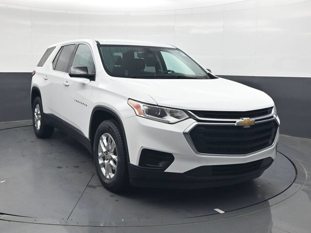 Used 2020 Chevrolet Traverse LS FWD image 2