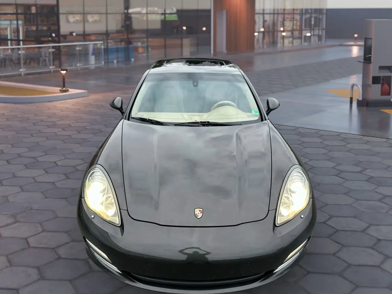 Used 2010 Porsche Panamera 4S image 4