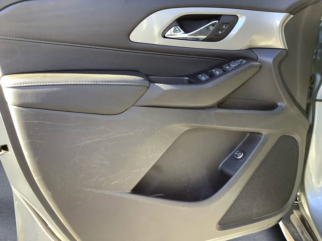 Used 2023 Chevrolet Traverse LT w/ LPO, Floor Liner Package image 11