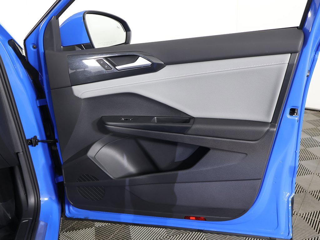 Used 2022 Volkswagen Taos SEL image 25