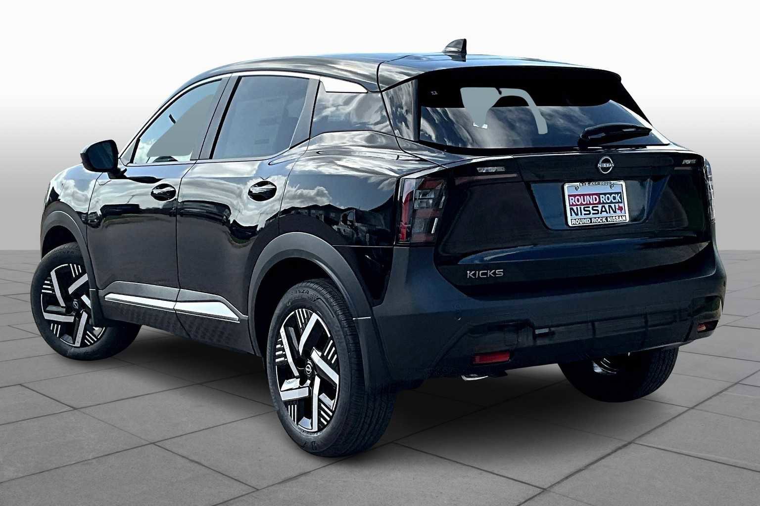 New 2025 Nissan Kicks SV image 7