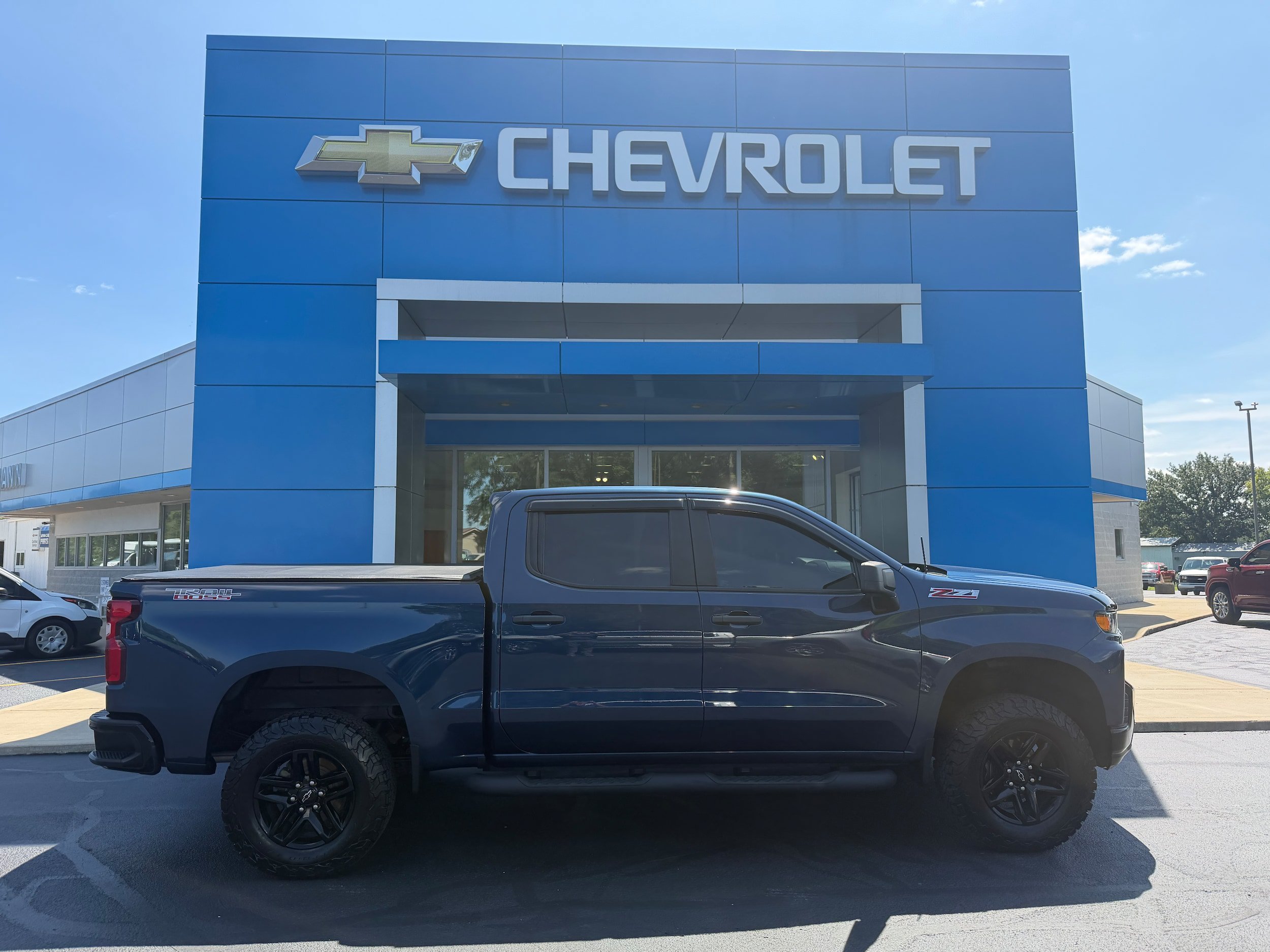Used 2021 Chevrolet Silverado 1500 Custom Trail Boss AWD/4WD image 1