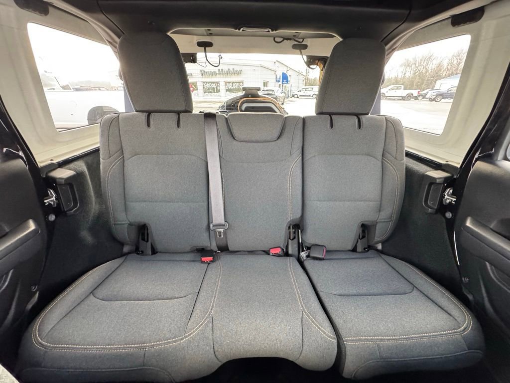 Used 2024 Jeep Wrangler Willys image 14