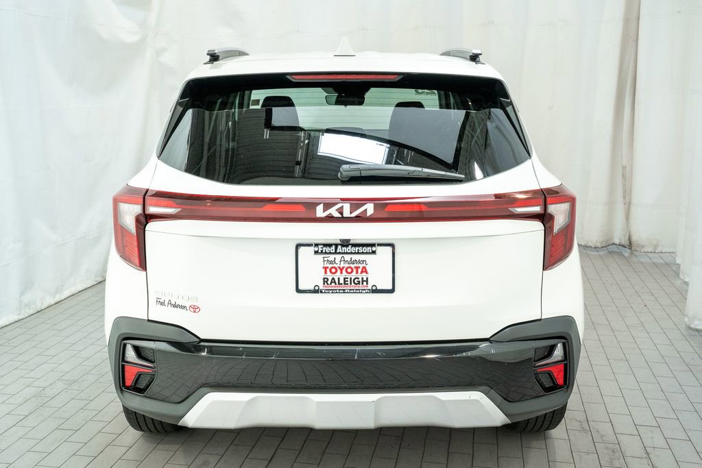 Used 2025 Kia Seltos S image 4