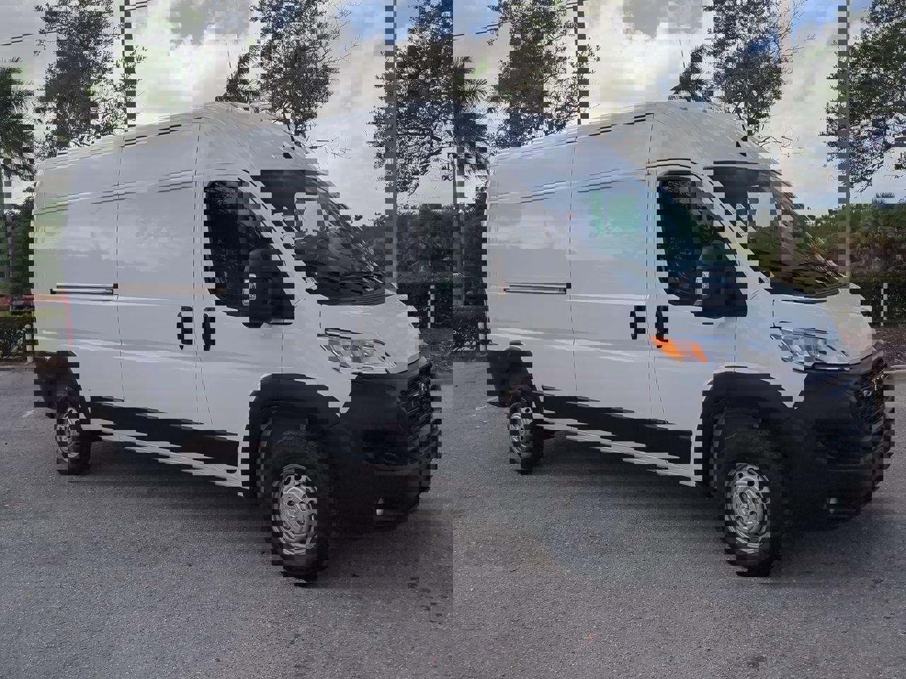 Used 2025 RAM ProMaster 2500 w/ Convenience Group image 2
