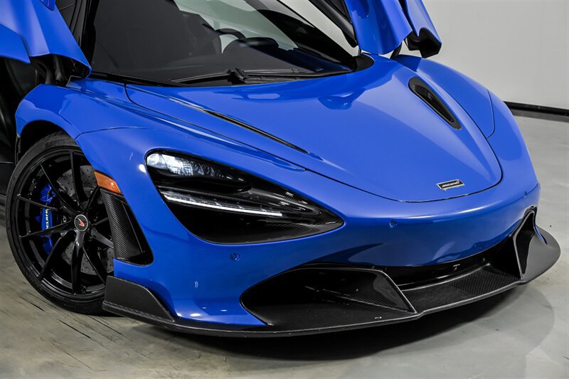 Used 2018 McLaren 720S RWD image 2