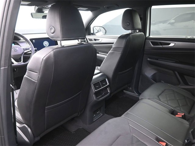 Certified 2024 Volkswagen Atlas Cross Sport SE image 2