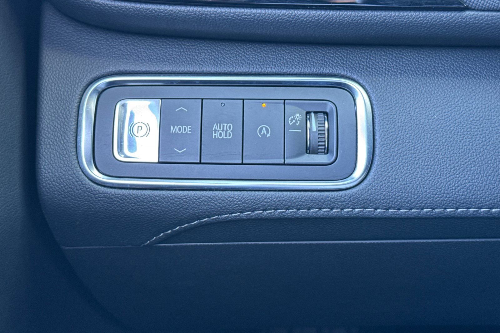 Used 2025 Buick Enclave Preferred FWD image 39