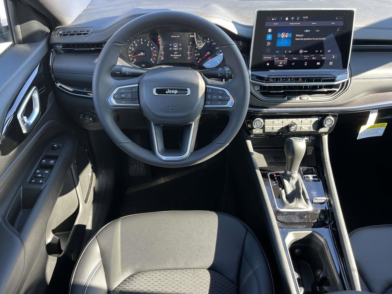 New 2026 Jeep Compass Latitude w/ Sun and Sound Group AWD/4WD image 17