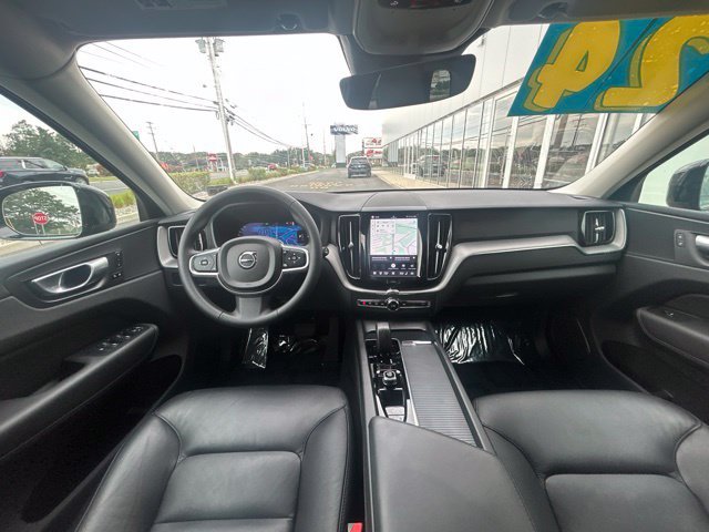 Used 2024 Volvo XC60 B5 Core w/ Protection Package Premier AWD/4WD image 17