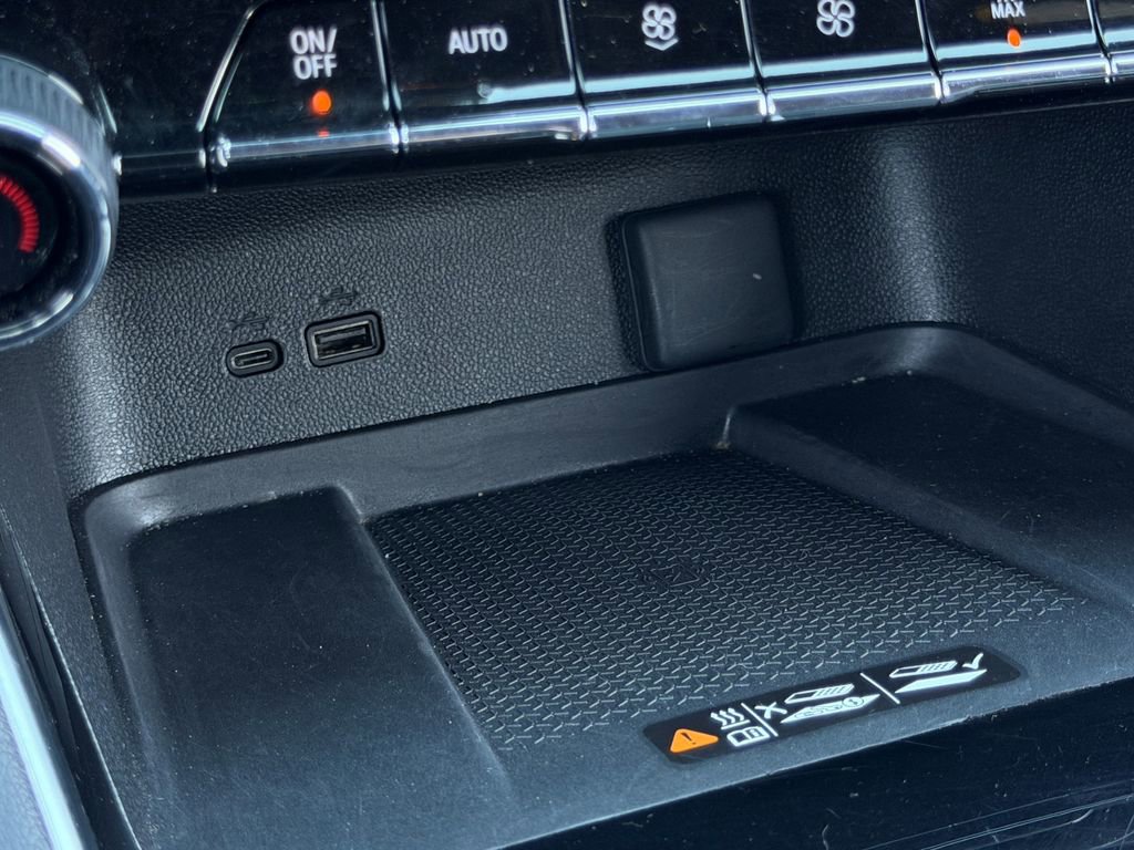 Used 2024 Chevrolet Traverse LT image 27