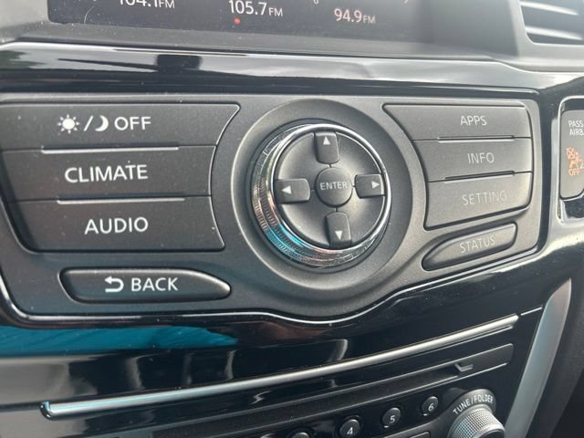 Used 2017 Nissan Pathfinder S AWD/4WD image 21