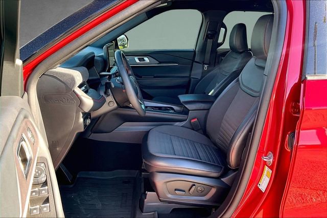 Used 2025 Ford Explorer ST-Line w/ Premium Package image 25