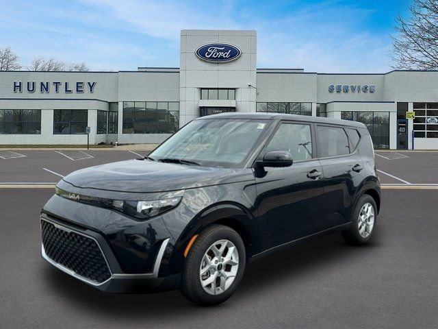 Used 2025 Kia Soul LX w/ LX Technology Package FWD image 1