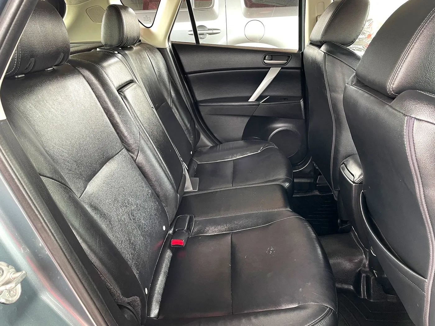 Used 2012 MAZDA MAZDA3 i Grand Touring w/ Tech Pkg FWD image 11