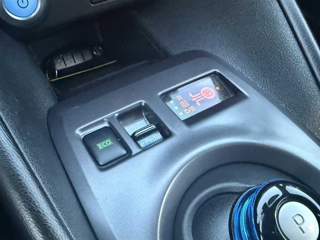 Used 2022 Nissan Leaf S image 26