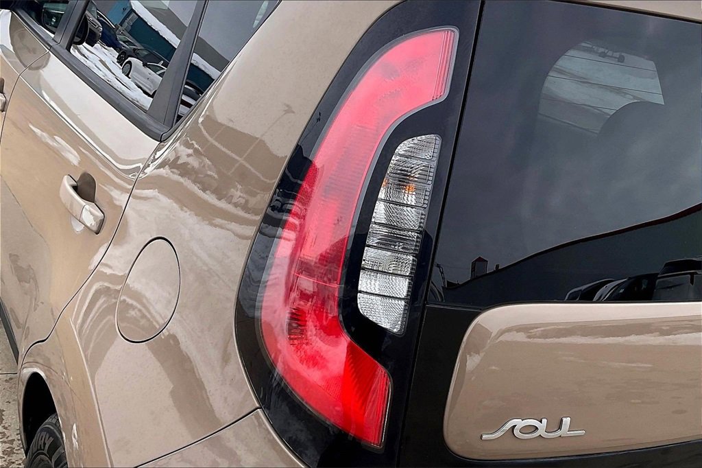 Used 2015 Kia Soul image 28