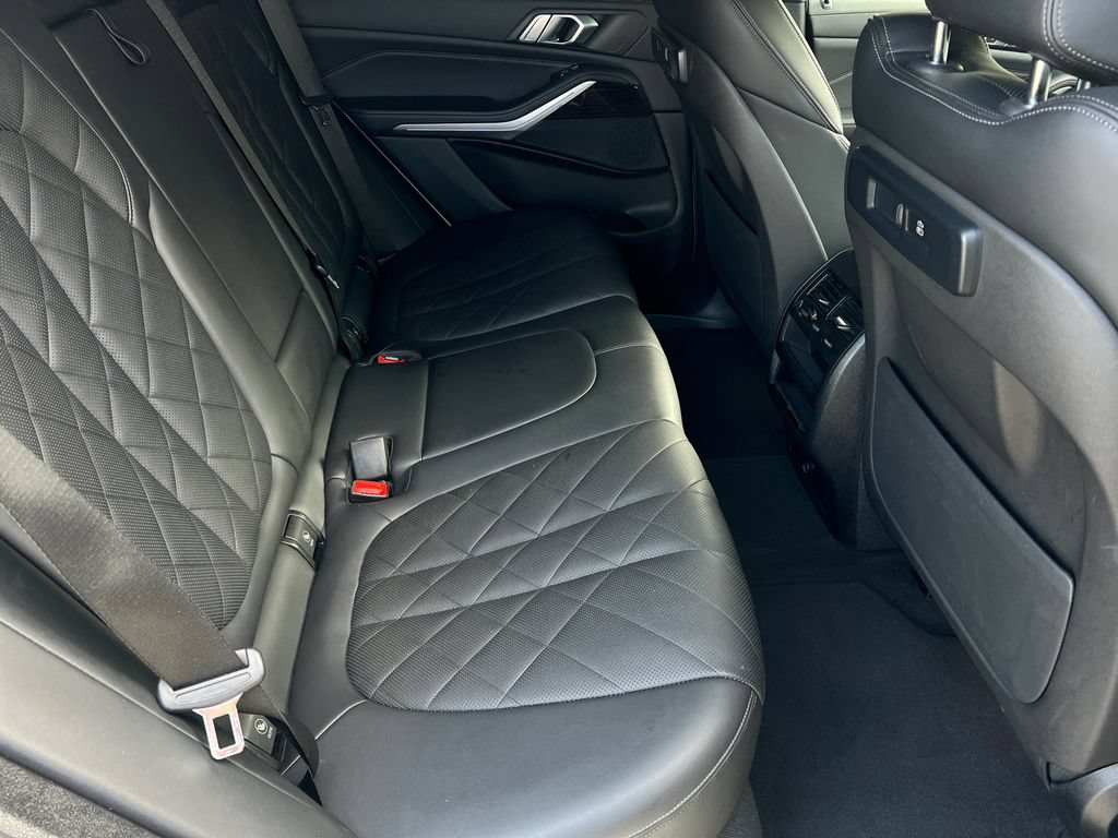 Used 2023 BMW X5 xDrive40i w/ M Sport Package AWD/4WD image 12