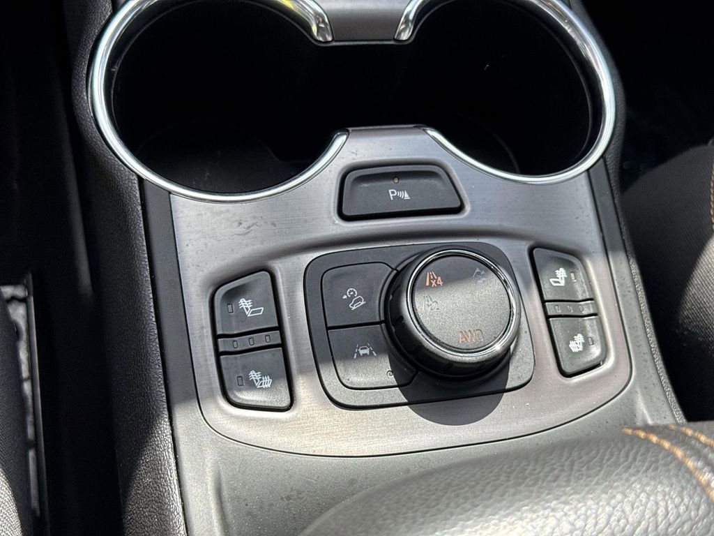 Used 2022 GMC Terrain AT4 w/ Tech Package image 33