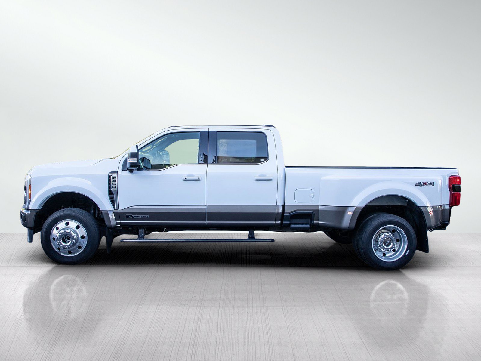 Used 2023 Ford F450 King Ranch AWD/4WD image 2