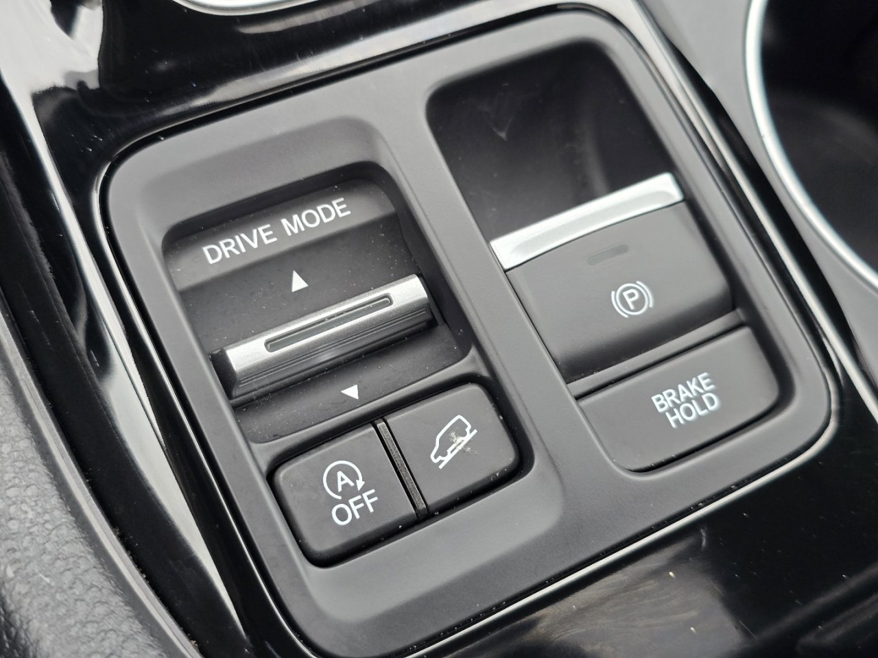 Used 2025 Honda Pilot Touring image 11