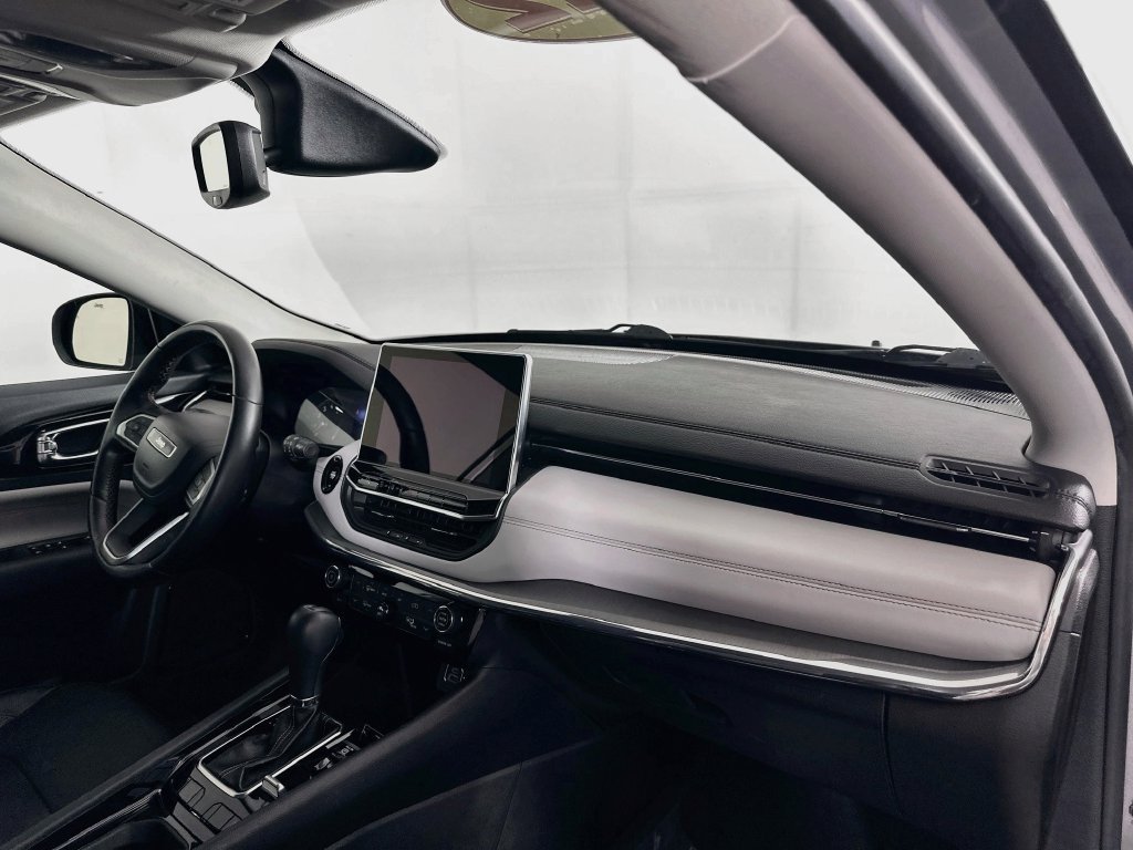 Certified 2022 Jeep Compass Limited AWD/4WD image 38