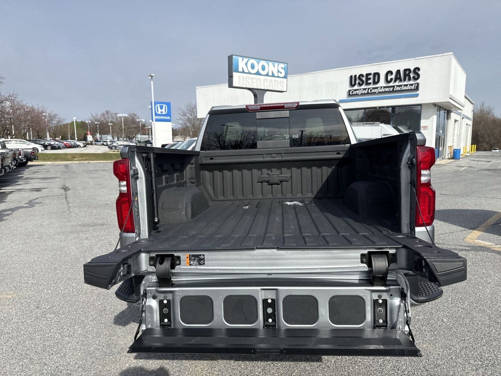 Used 2025 Chevrolet Silverado 1500 RST w/ Convenience Package II image 21