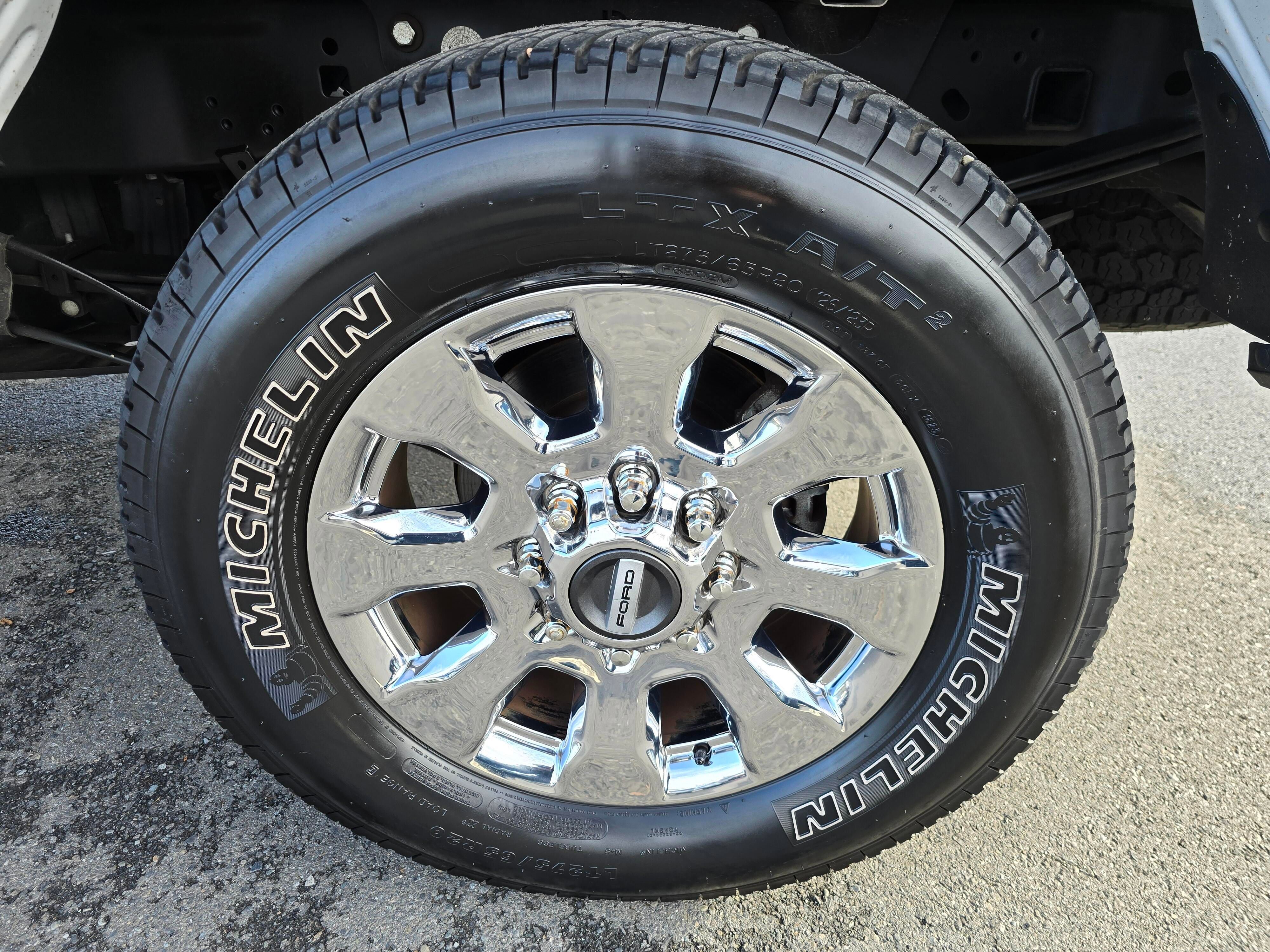 Used 2017 Ford F250 Lariat w/ Lariat Ultimate Package image 9