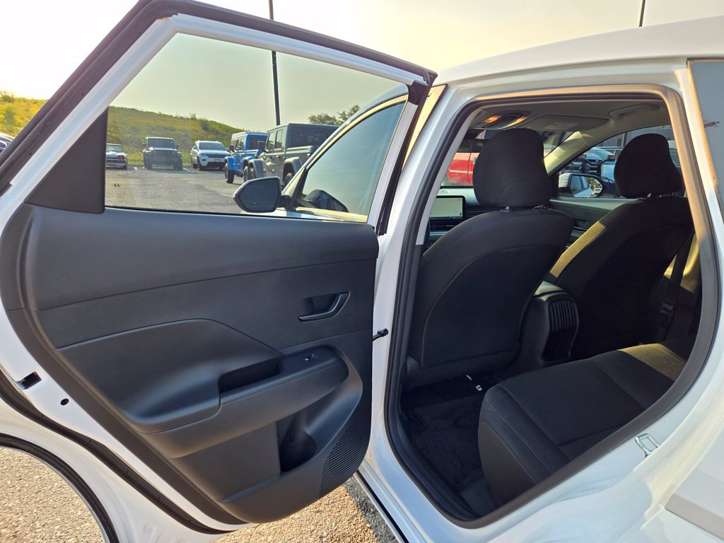 Used 2024 Hyundai Kona SE FWD image 25