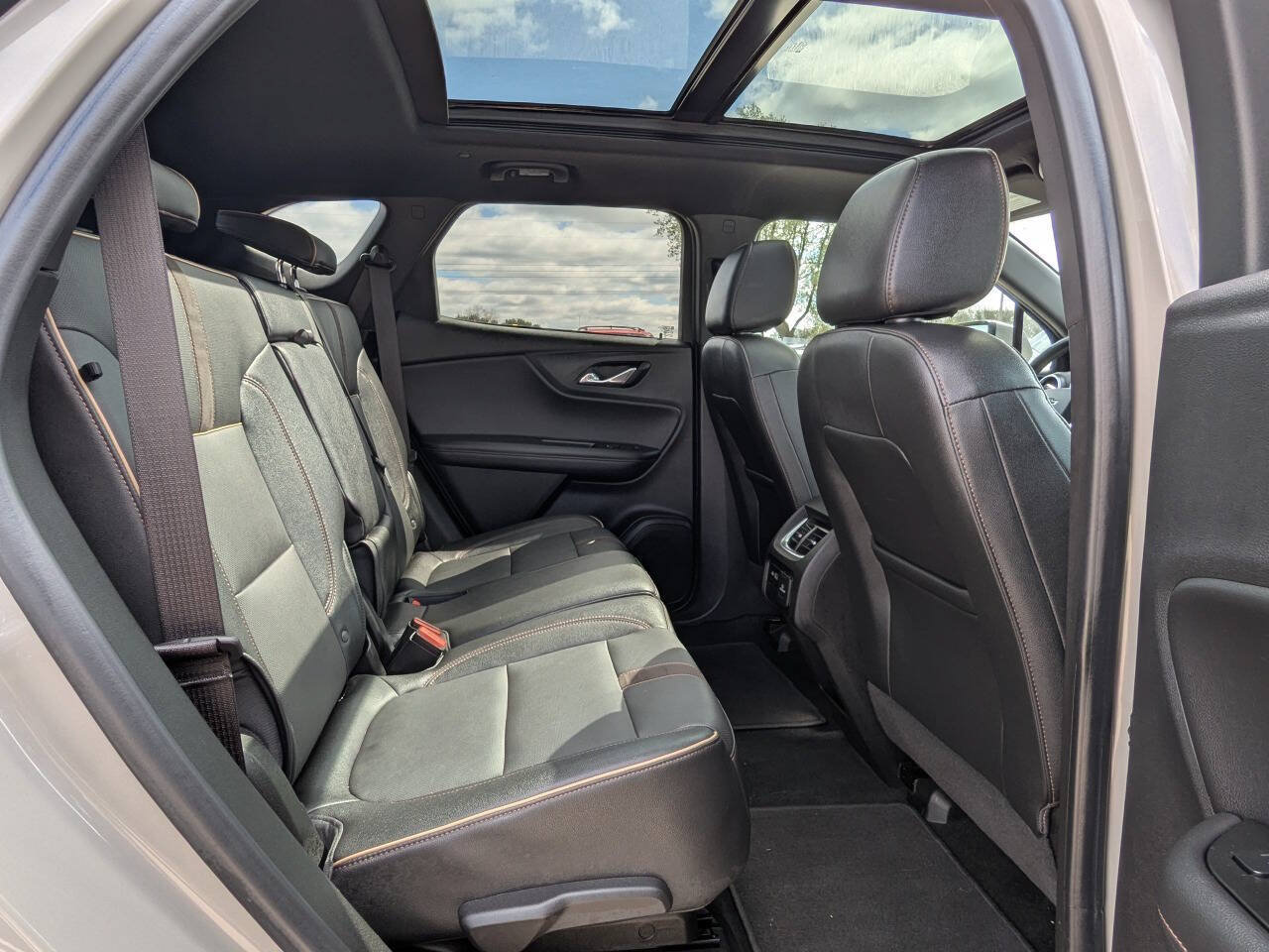 Used 2021 Chevrolet Blazer Premier w/ Driver Confidence II Package AWD/4WD image 14