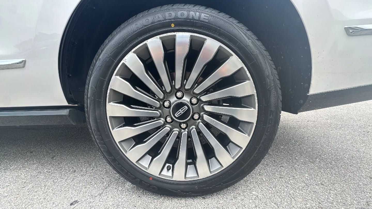 Used 2019 Lincoln Navigator Reserve AWD/4WD image 53