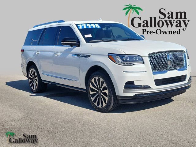 Certified 2024 Lincoln Navigator Reserve AWD/4WD image 1