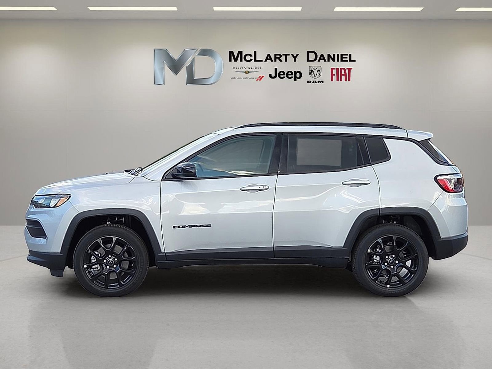 New 2026 Jeep Compass Latitude w/ Quick Order Package 29K image 3