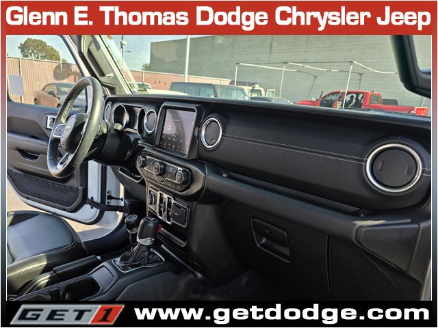 Used 2023 Jeep Wrangler Sahara w/ Cold Weather Group image 32