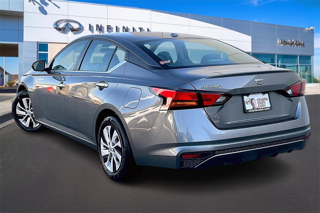 Used 2025 Nissan Altima 2.5 S image 12