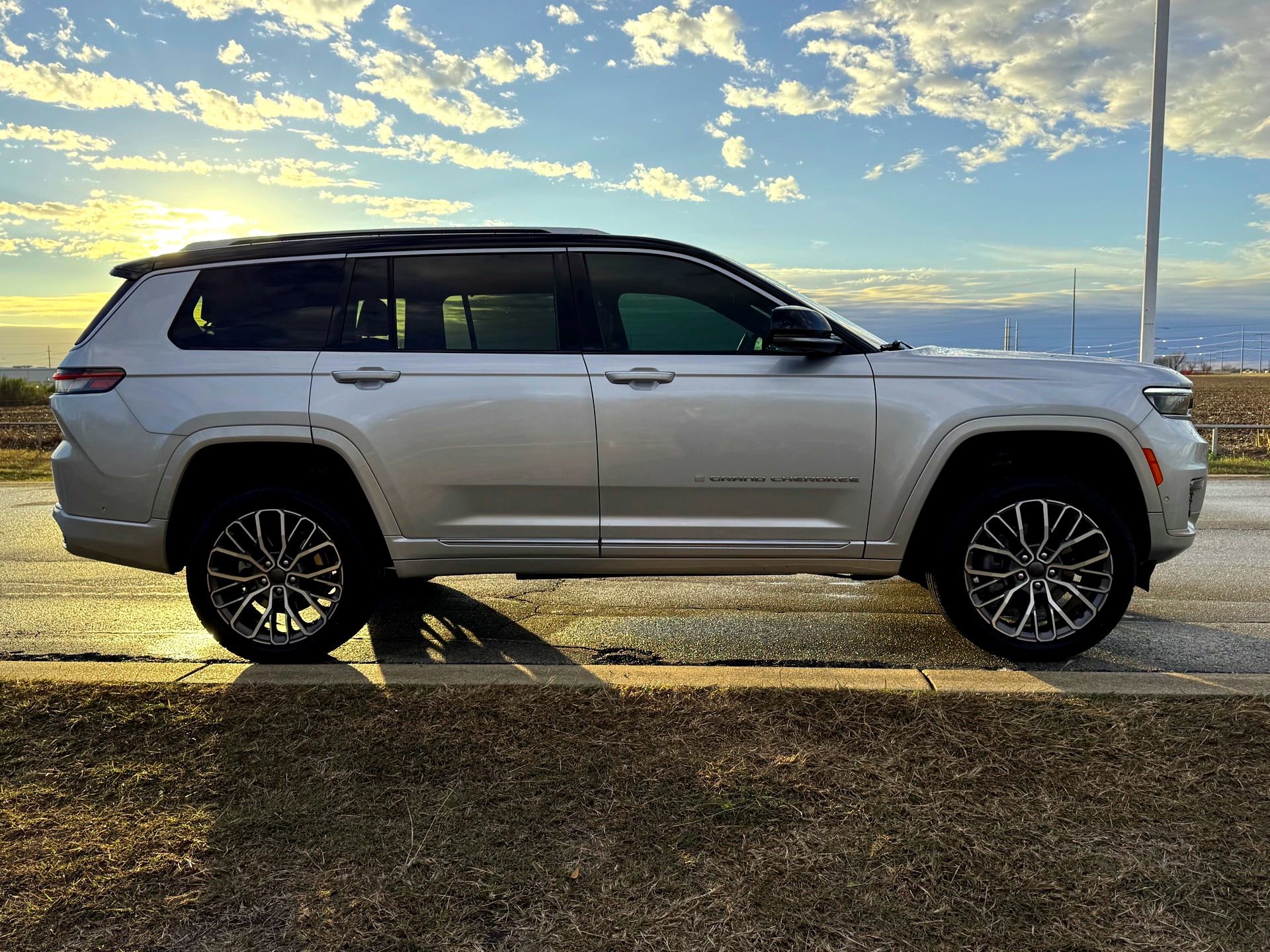 Used 2021 Jeep Grand Cherokee L Summit image 5
