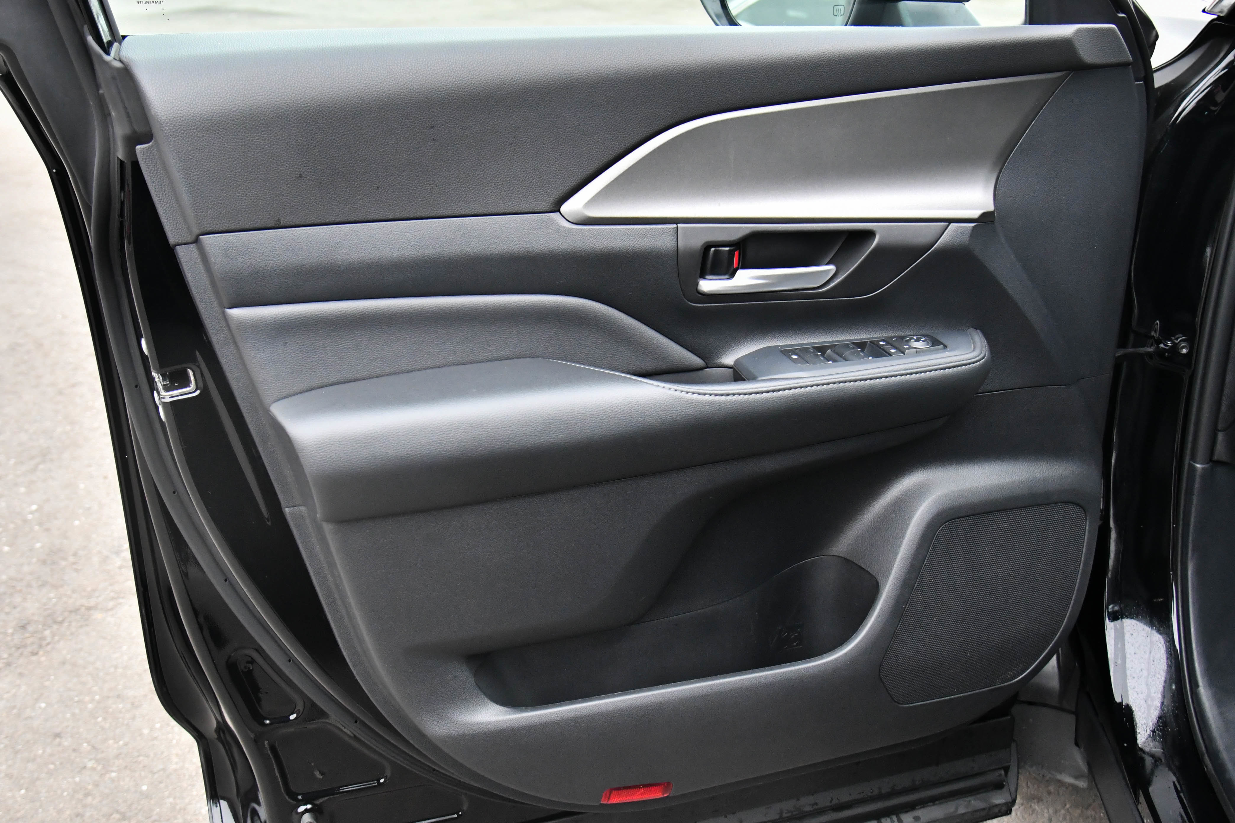 Used 2025 Toyota Grand Highlander AWD image 14