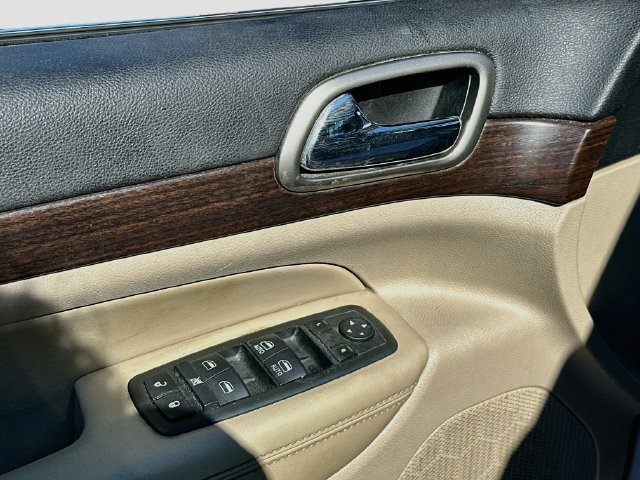Used 2014 Jeep Grand Cherokee Laredo w/ All Weather Capability Group AWD/4WD image 17