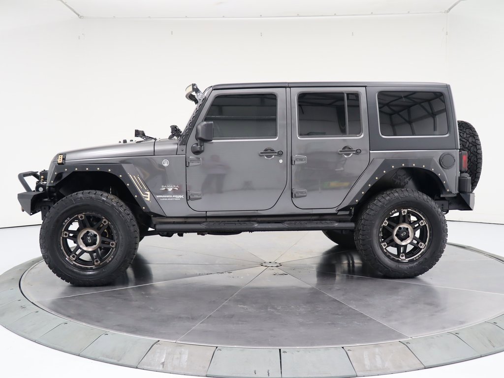 Used 2018 Jeep Wrangler Unlimited Sahara image 2