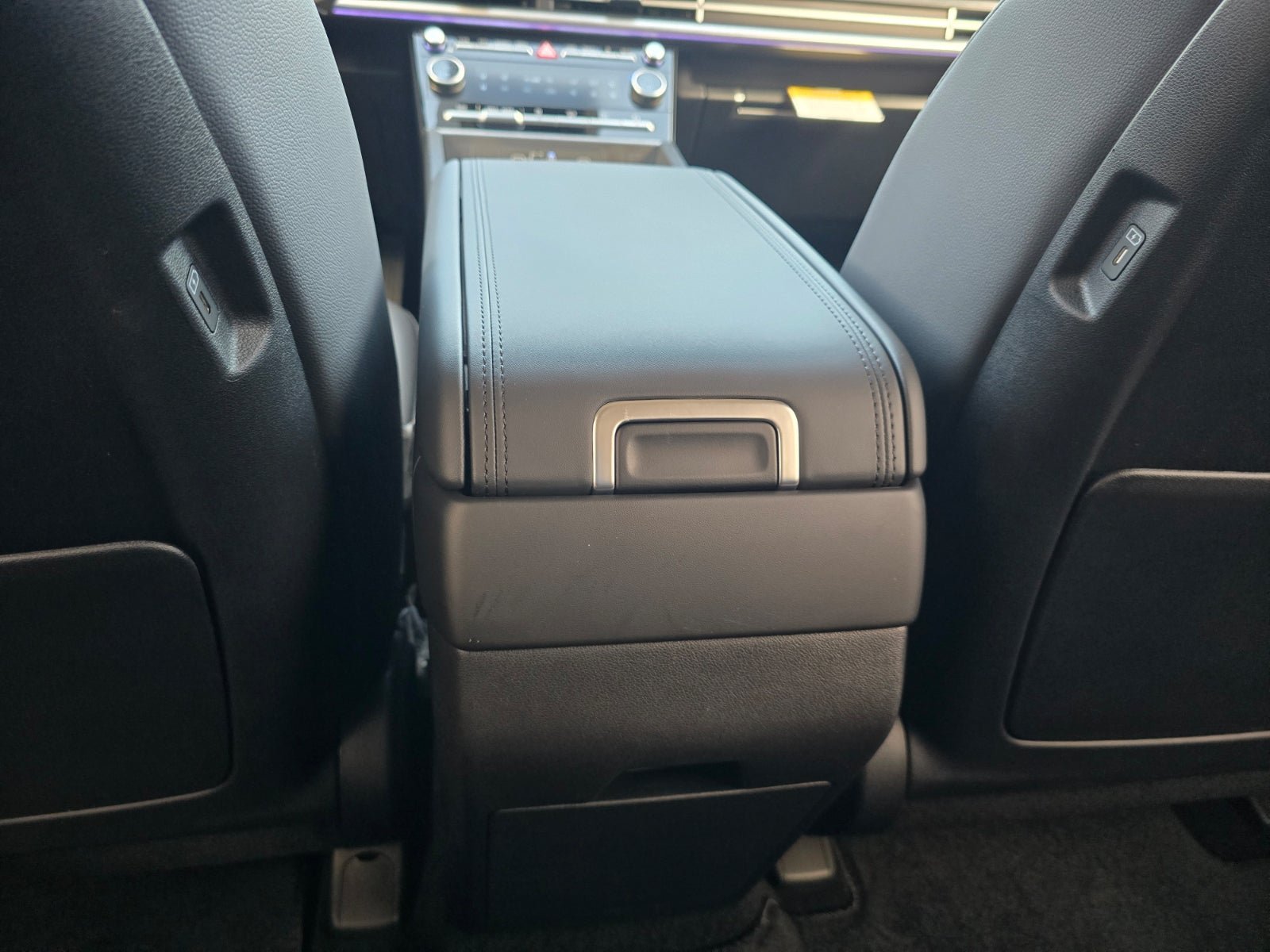 New 2027 Hyundai Santa Fe Limited FWD image 24