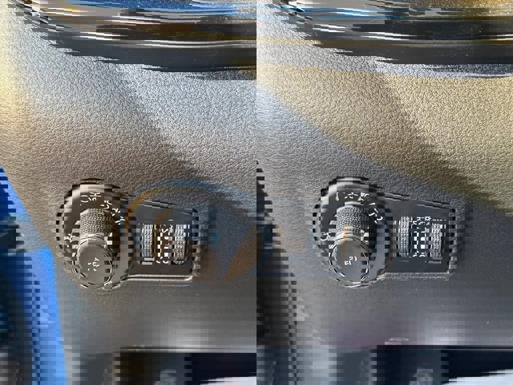 New 2026 Jeep Compass Latitude w/ Sun and Sound Group image 23