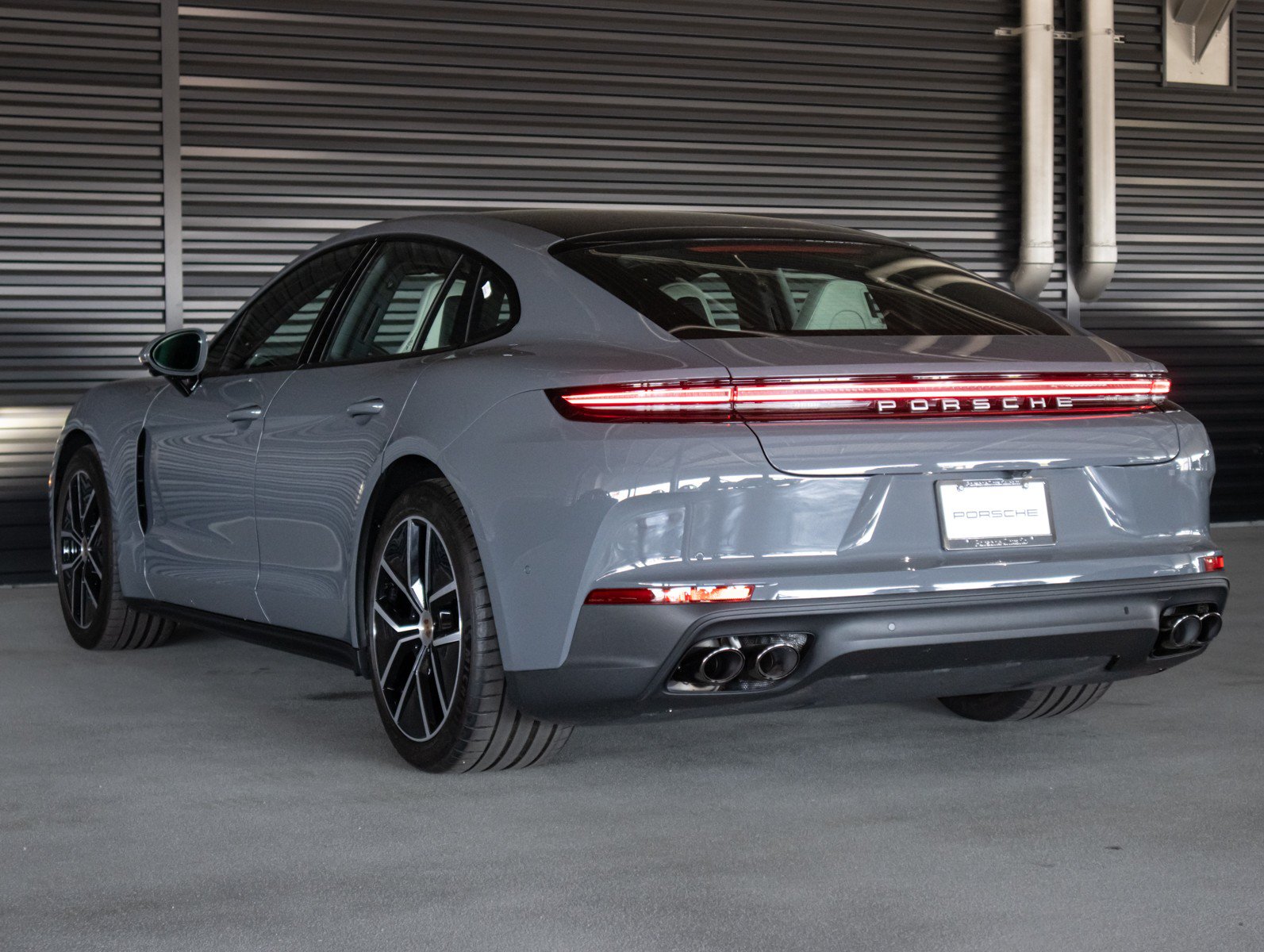 Used 2026 Porsche Panamera image 3