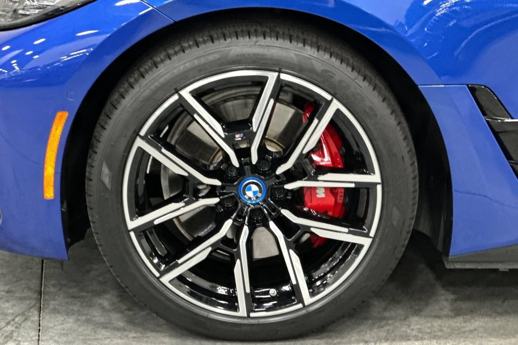 Certified 2023 BMW i4 eDrive40 w/ M Sport Package RWD image 33