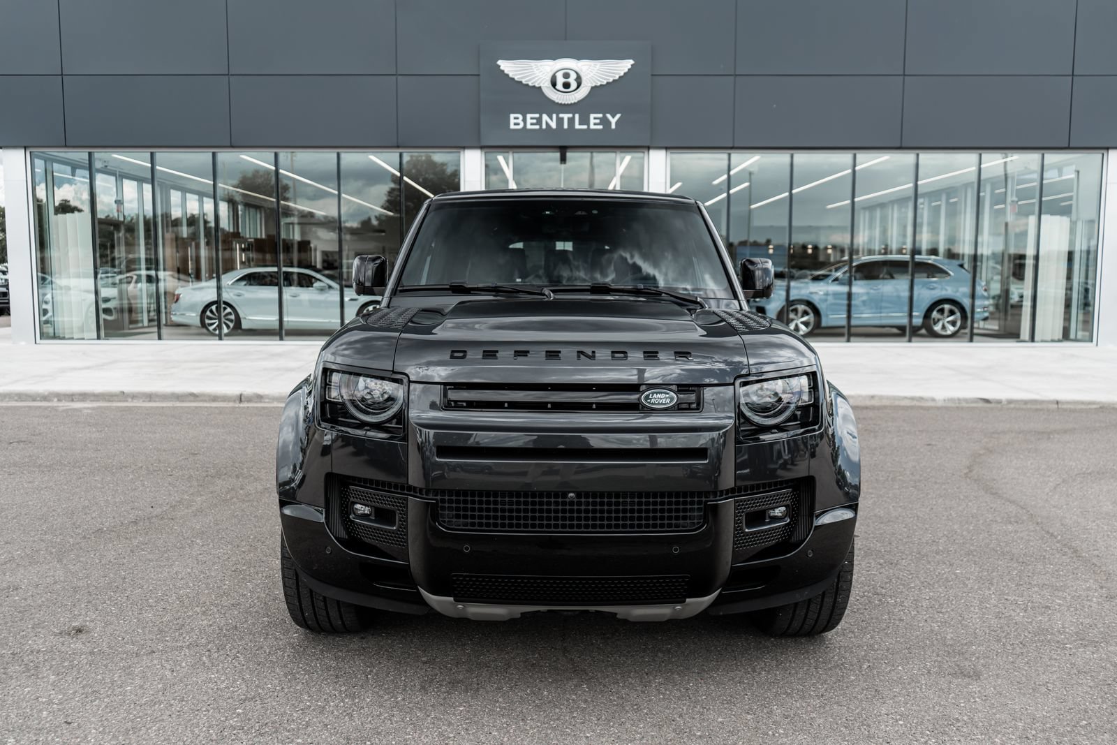 Used 2024 Land Rover Defender 130 V8 AWD/4WD image 19