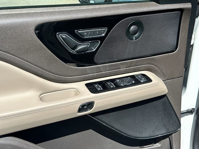 Used 2023 Lincoln Aviator Reserve w/ Equipment Group 201A RWD image 13